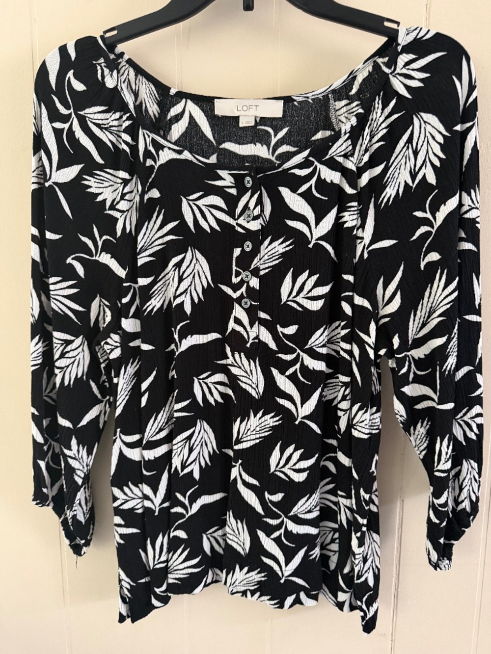 Loft Black and White Leaf Pattern Long Sleeve Blouse